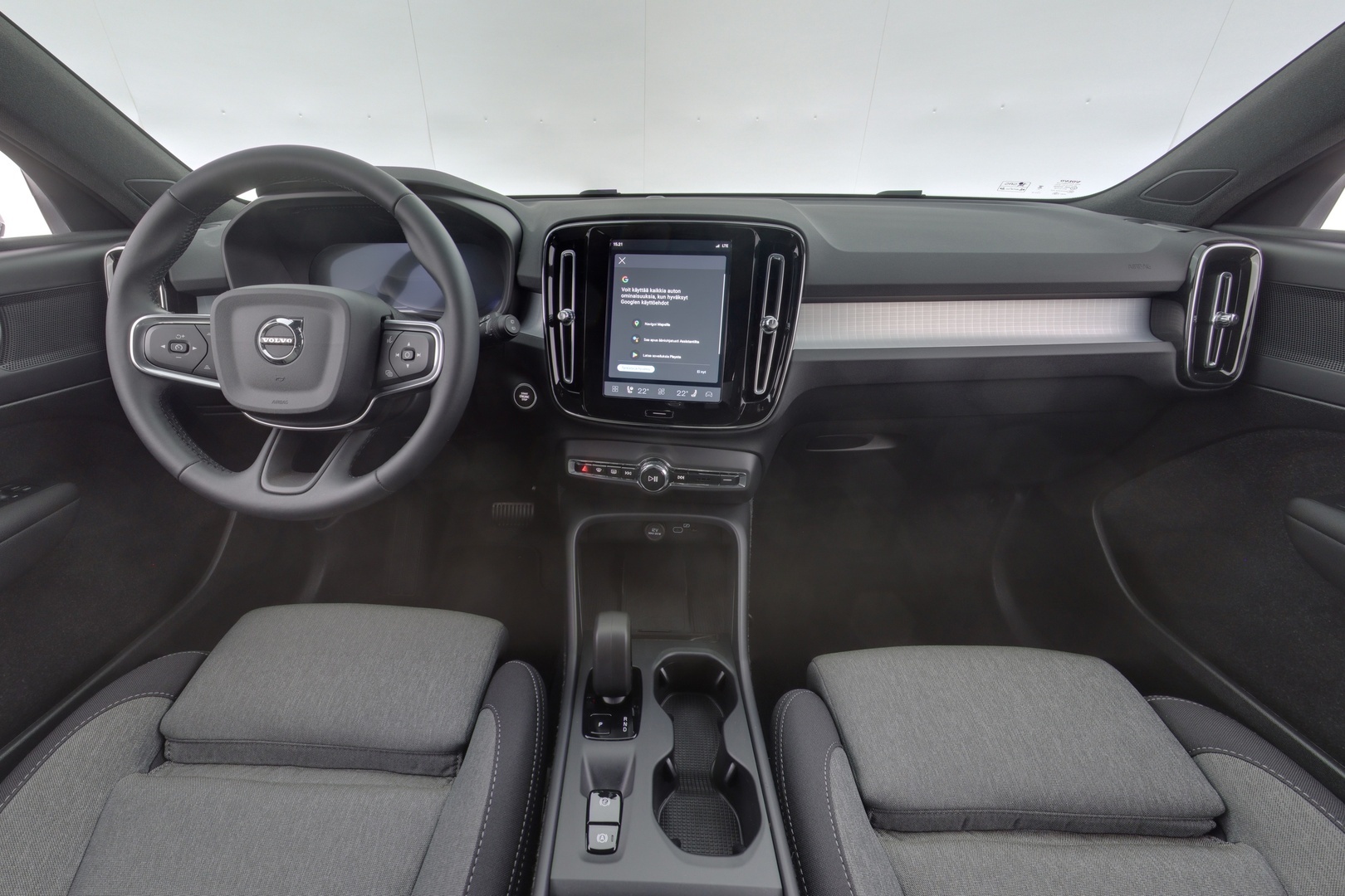Volvo XC40 B3 MHEV Edition DCT aut 2025, kuva 7/30