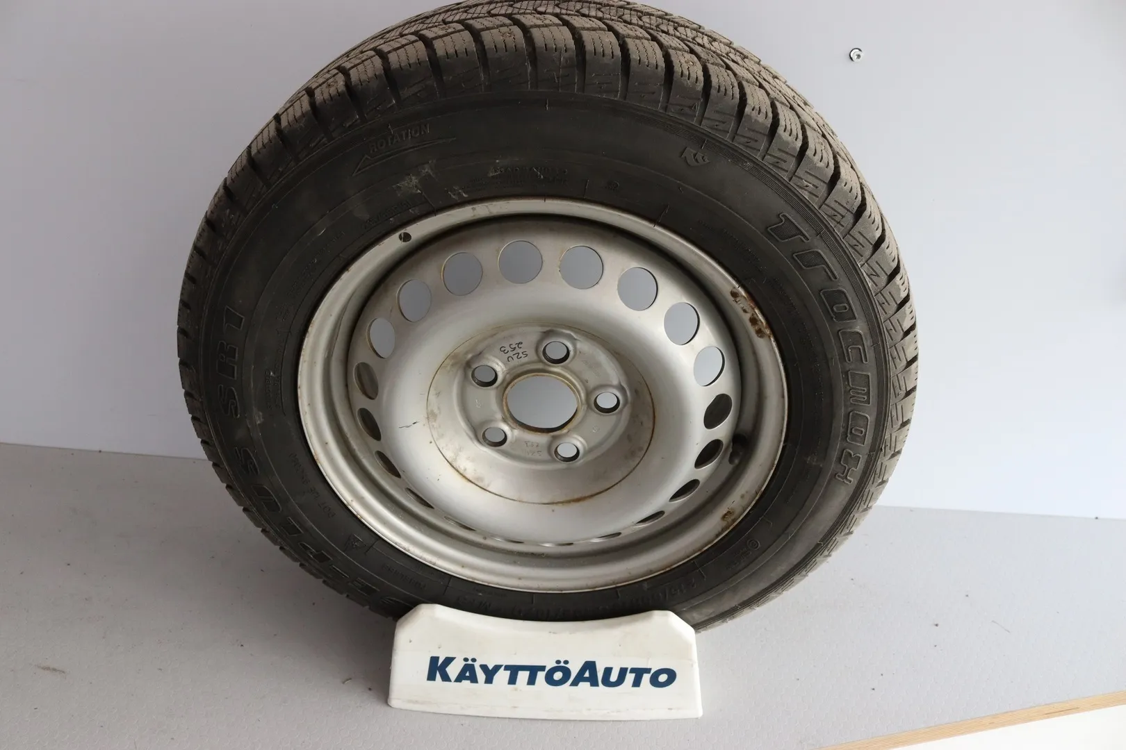 VOLKSWAGEN Transporter YJK-562 carousel image
