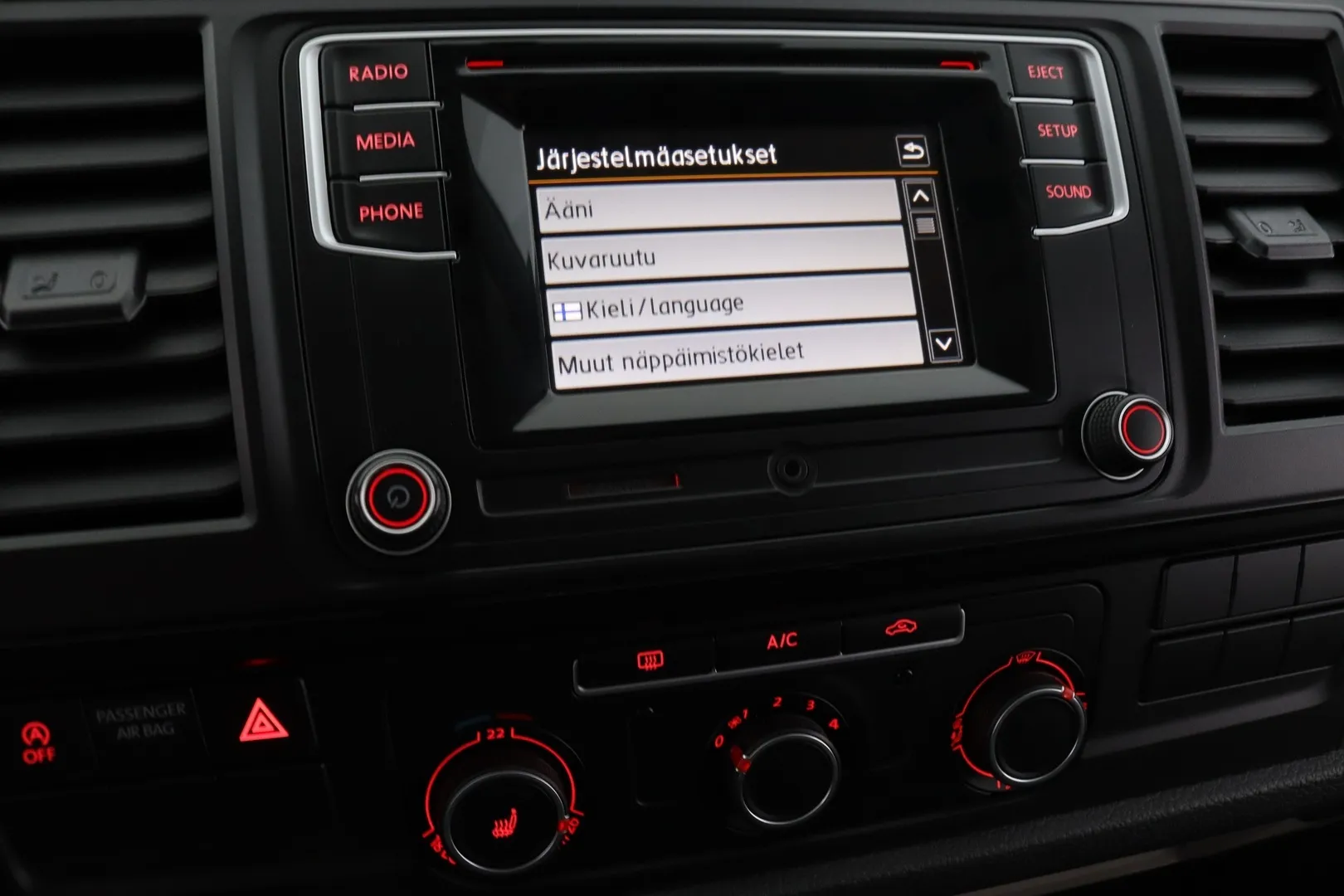 VOLKSWAGEN Transporter YJK-562 carousel image