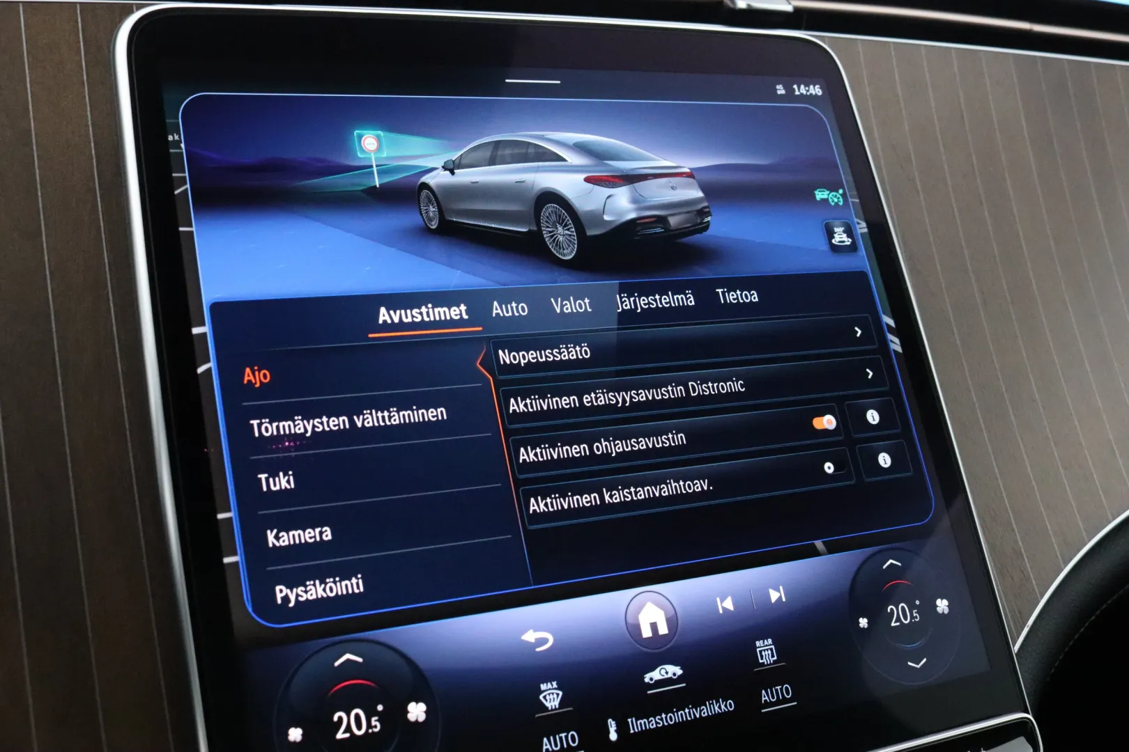 Mercedes-Benz EQS GOU-869 carousel image