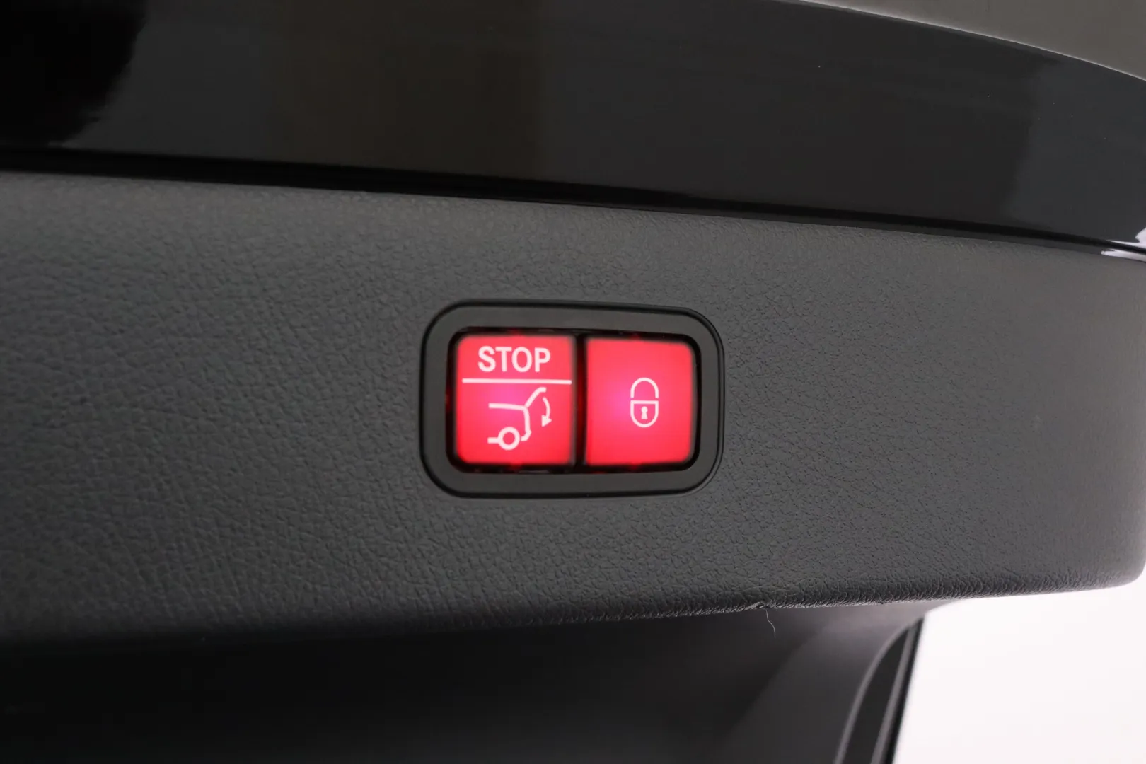 Mercedes-Benz EQS GOU-869 carousel image