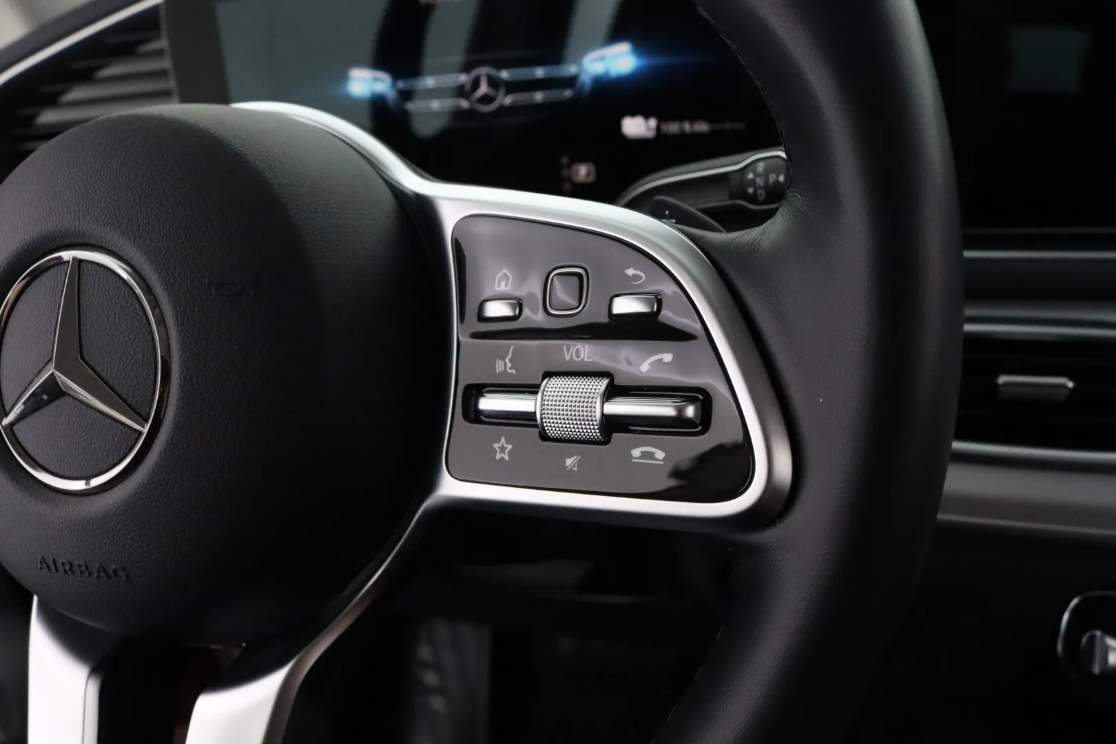 Mercedes-Benz GLE LRR-402 carousel image