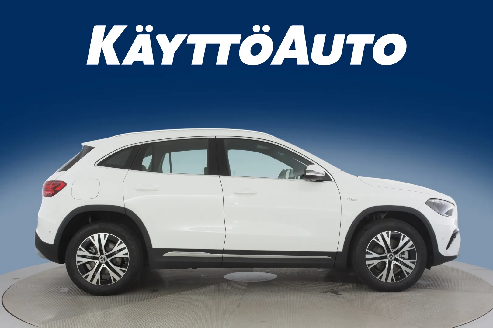 Mercedes-Benz GLA RXL-593 carousel image