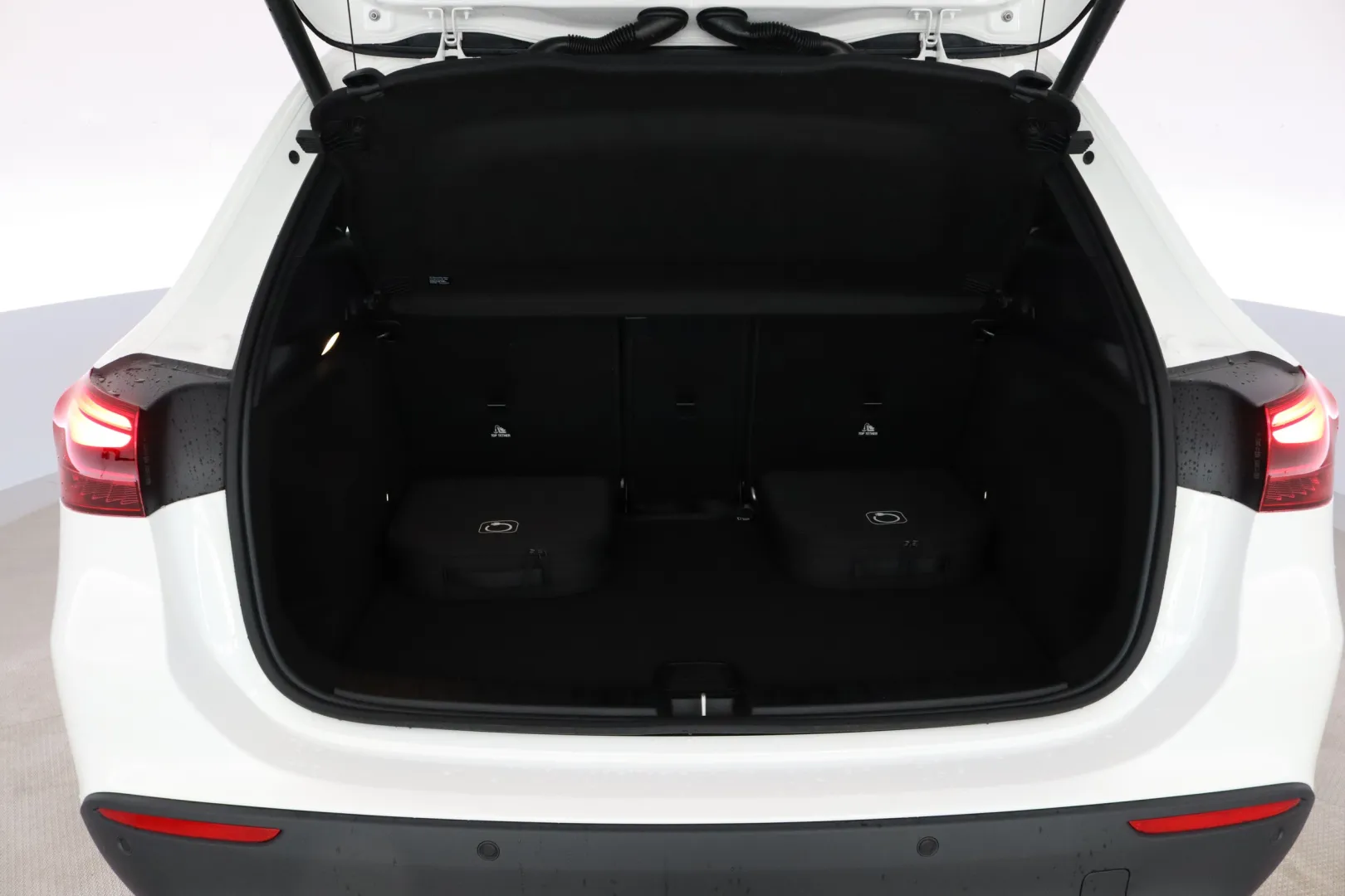 Mercedes-Benz GLA RXL-593 carousel image