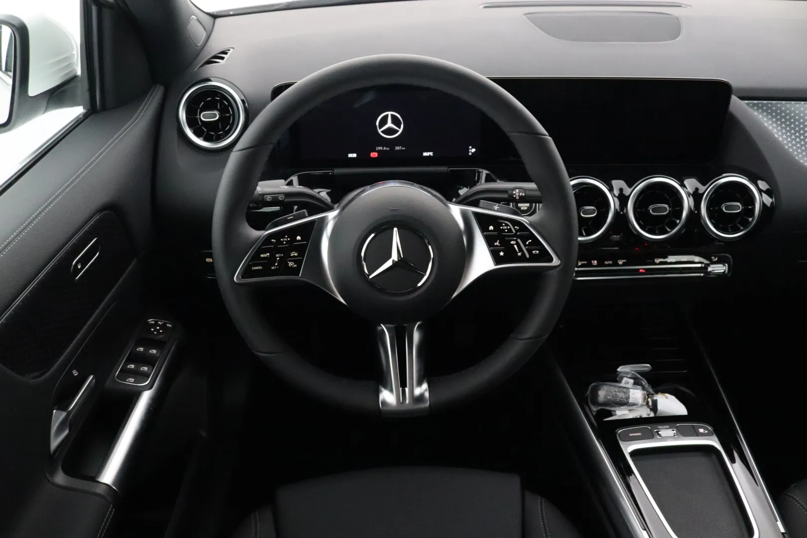 Mercedes-Benz GLA RXL-593 carousel image