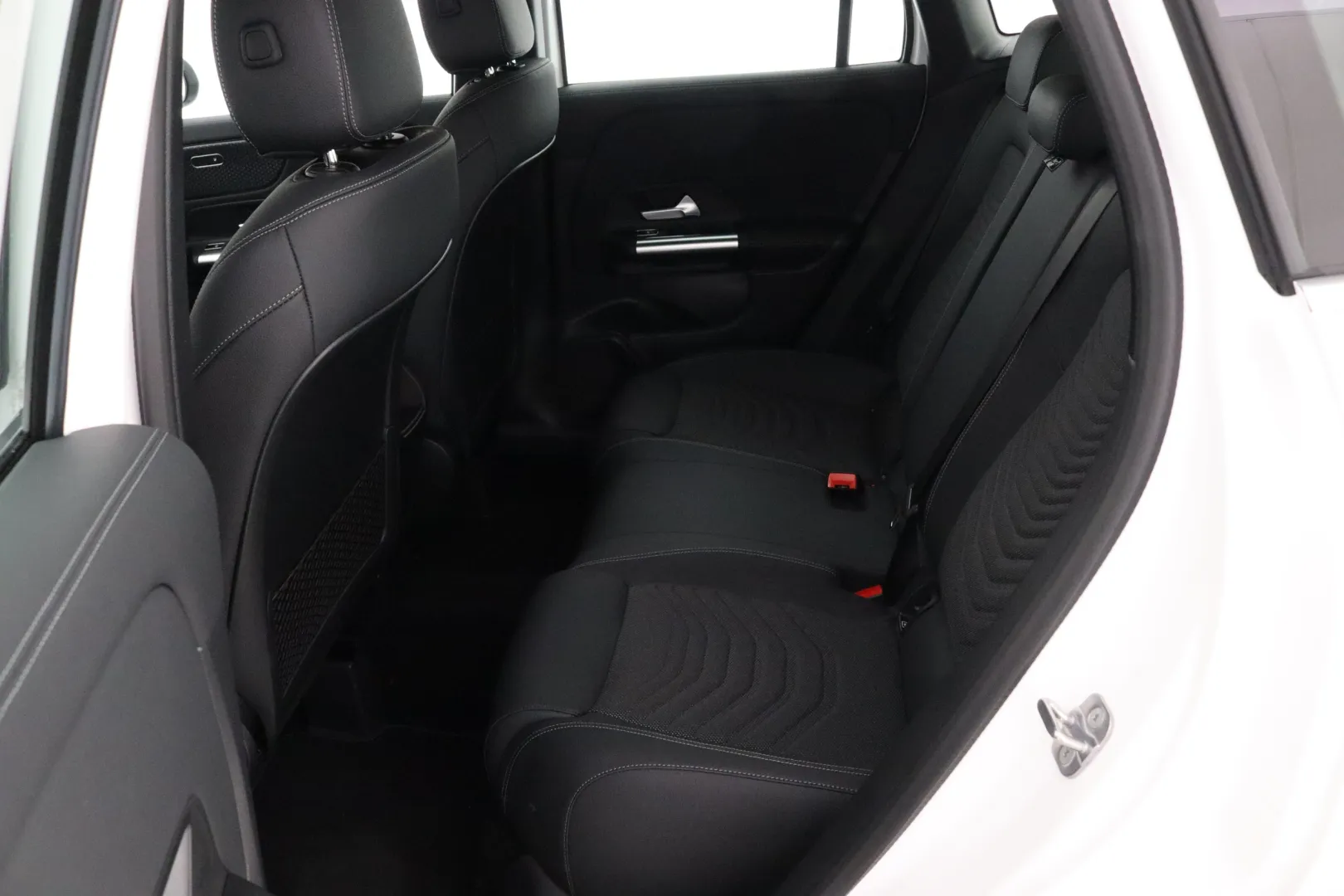 Mercedes-Benz GLA RXL-593 carousel image