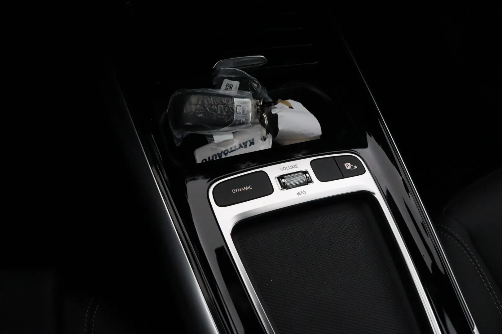 Mercedes-Benz GLA RXL-593 carousel image