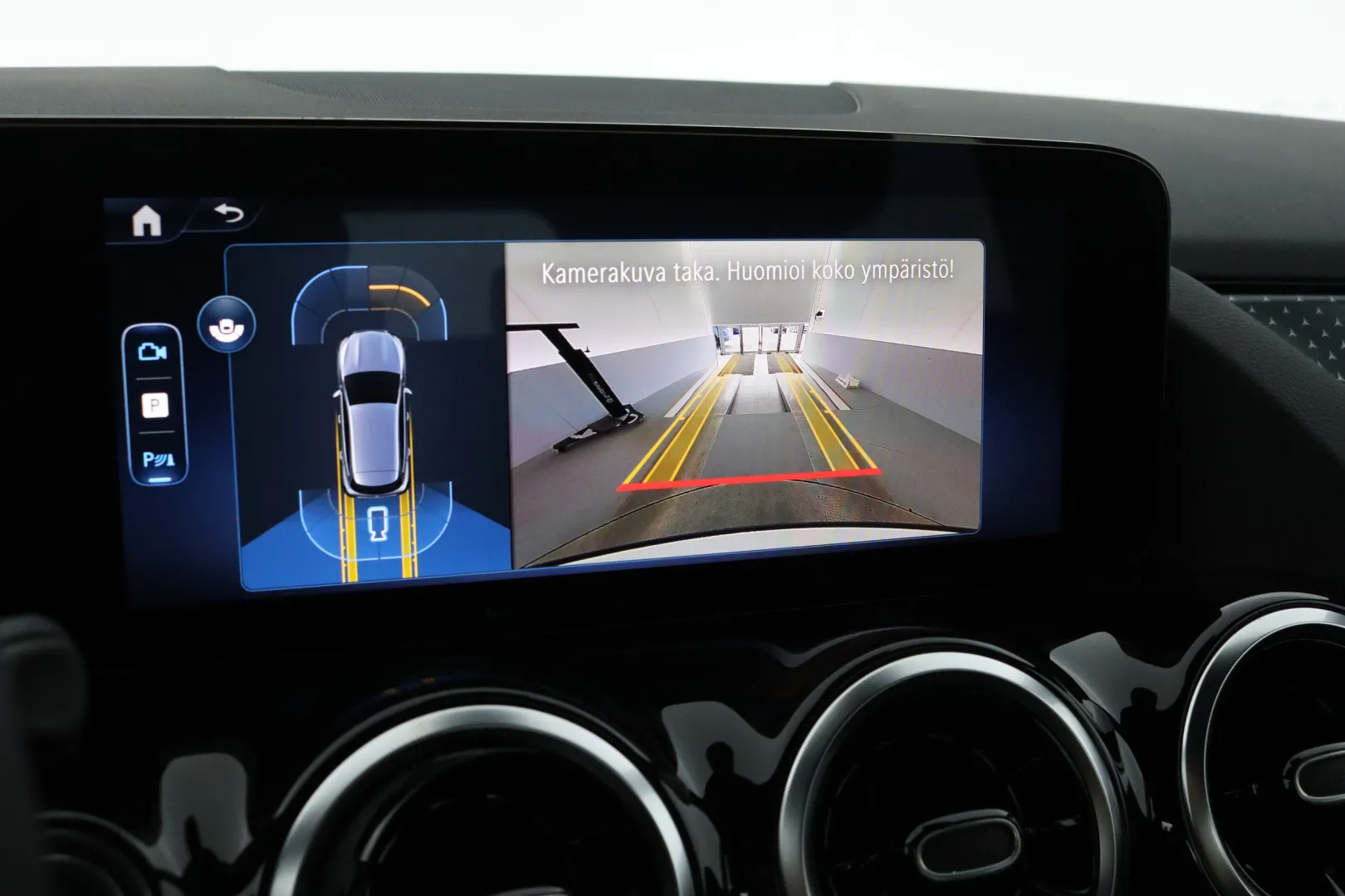 Mercedes-Benz GLA RXL-593 carousel image