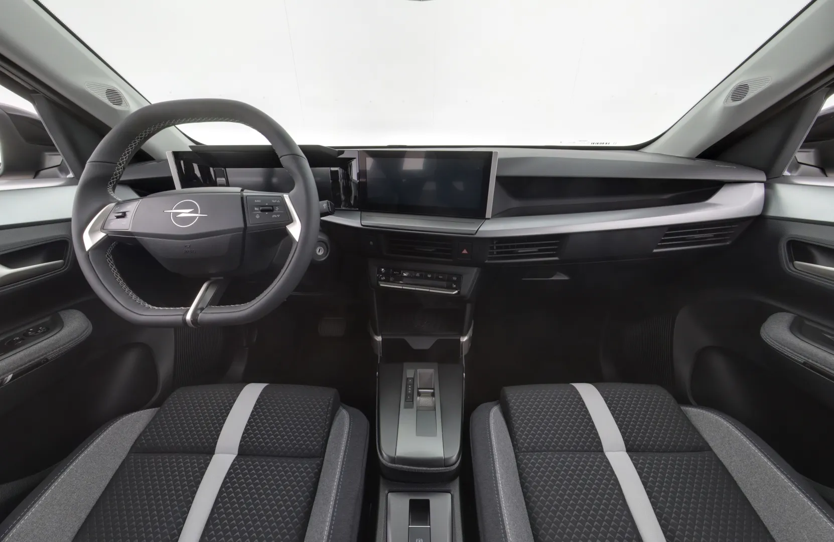 Opel Frontera YLK-496 carousel image