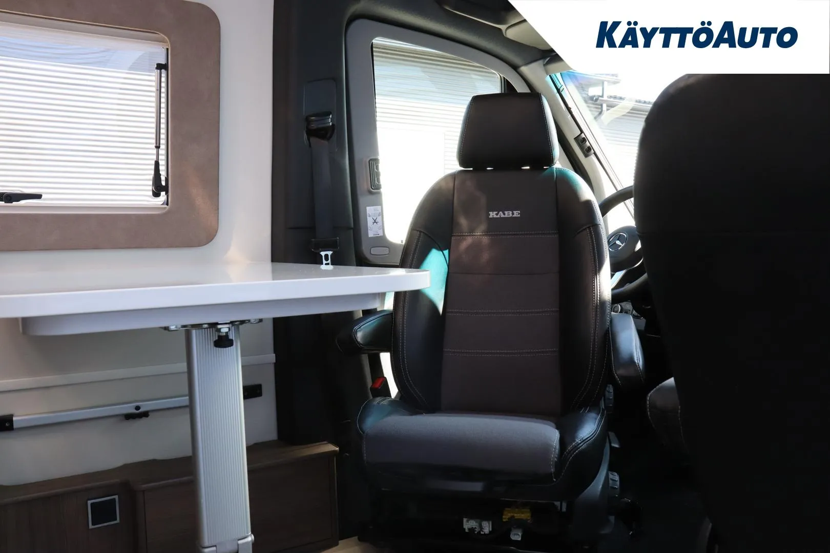 Kabe Van 690 LB Mercedes Benz NNS-940 carousel image