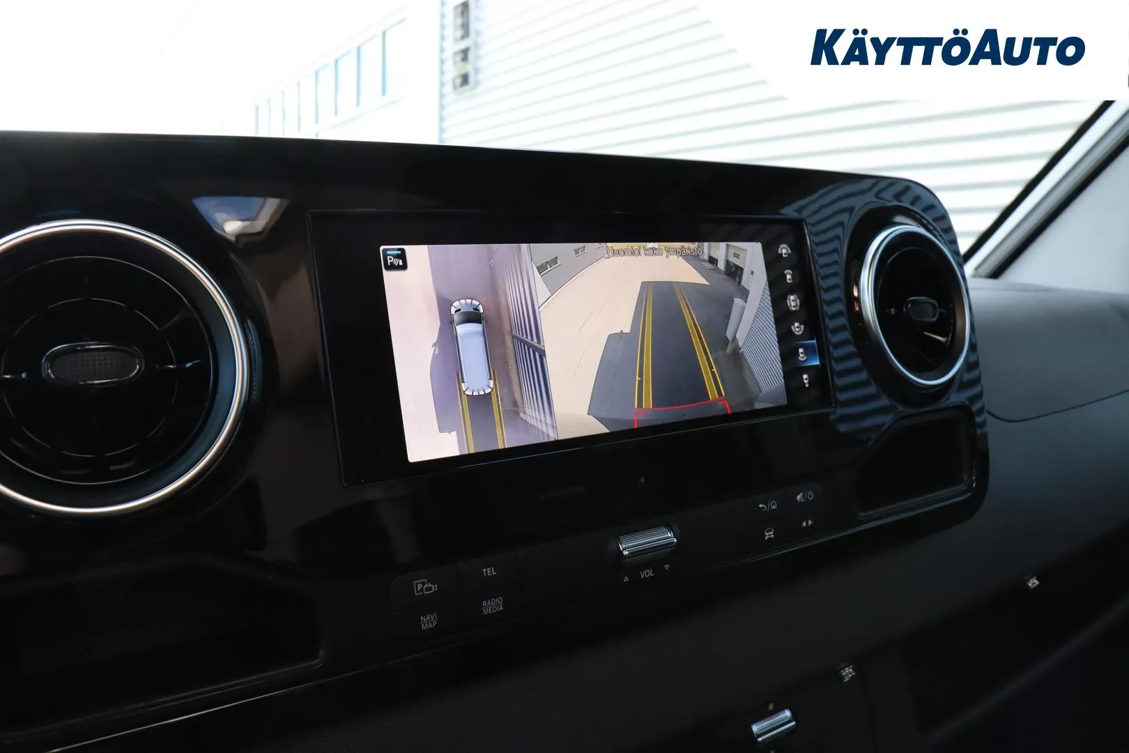 Kabe Van 690 LB Mercedes Benz NNS-940 carousel image