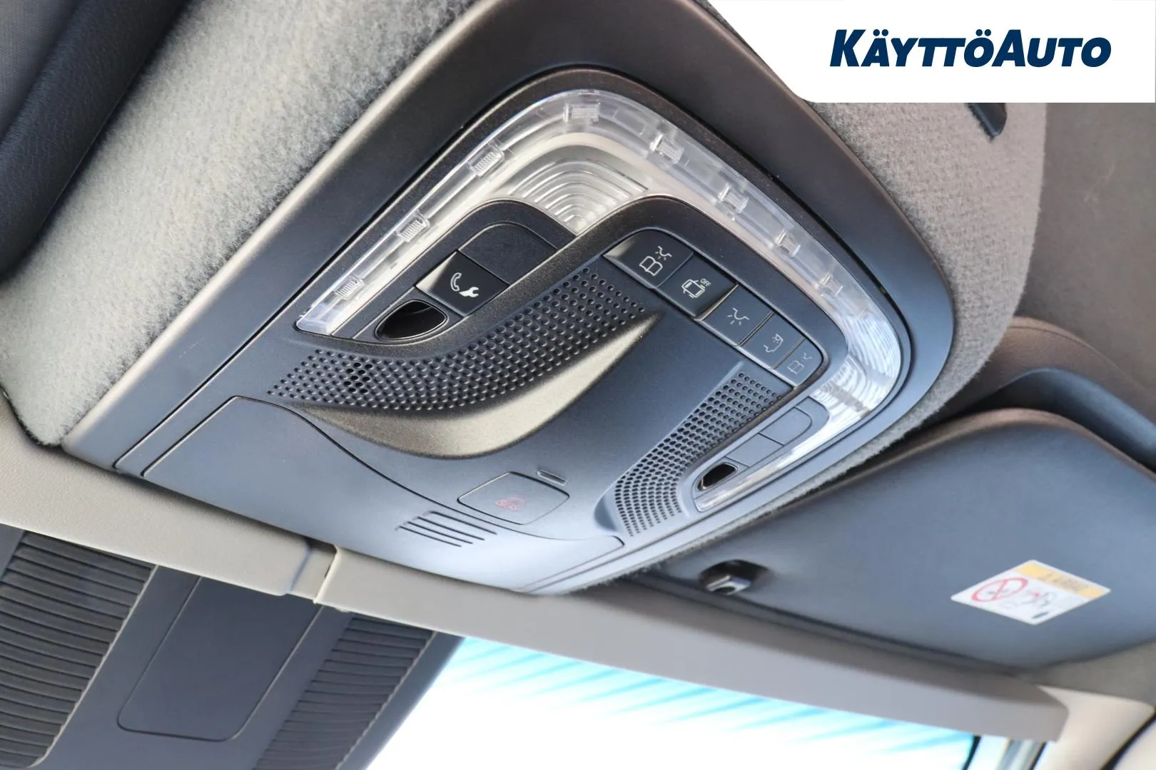 Kabe Van 690 LB Mercedes Benz NNS-940 carousel image