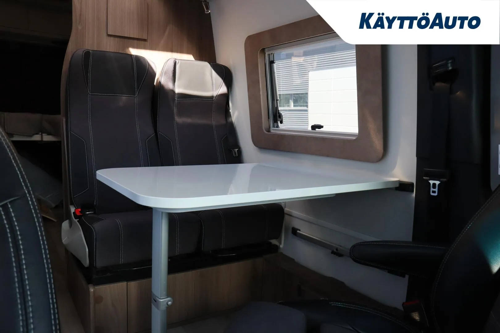 Kabe Van 690 LB Mercedes Benz NNS-940 carousel image