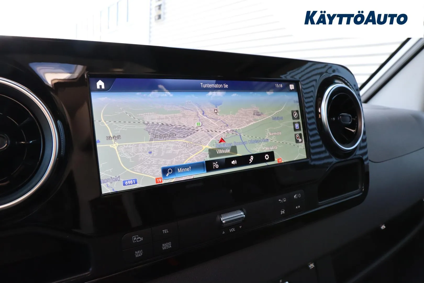 Kabe Van 690 LB Mercedes Benz NNS-940 carousel image