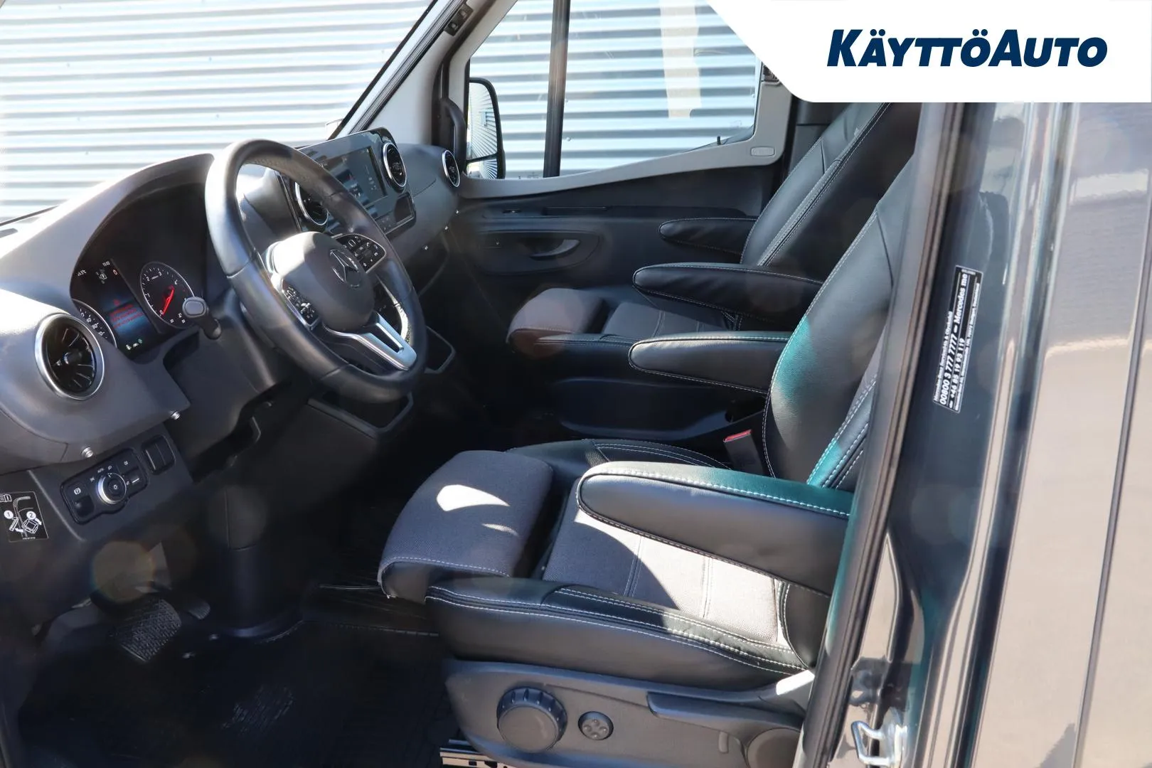 Kabe Van 690 LB Mercedes Benz NNS-940 carousel image