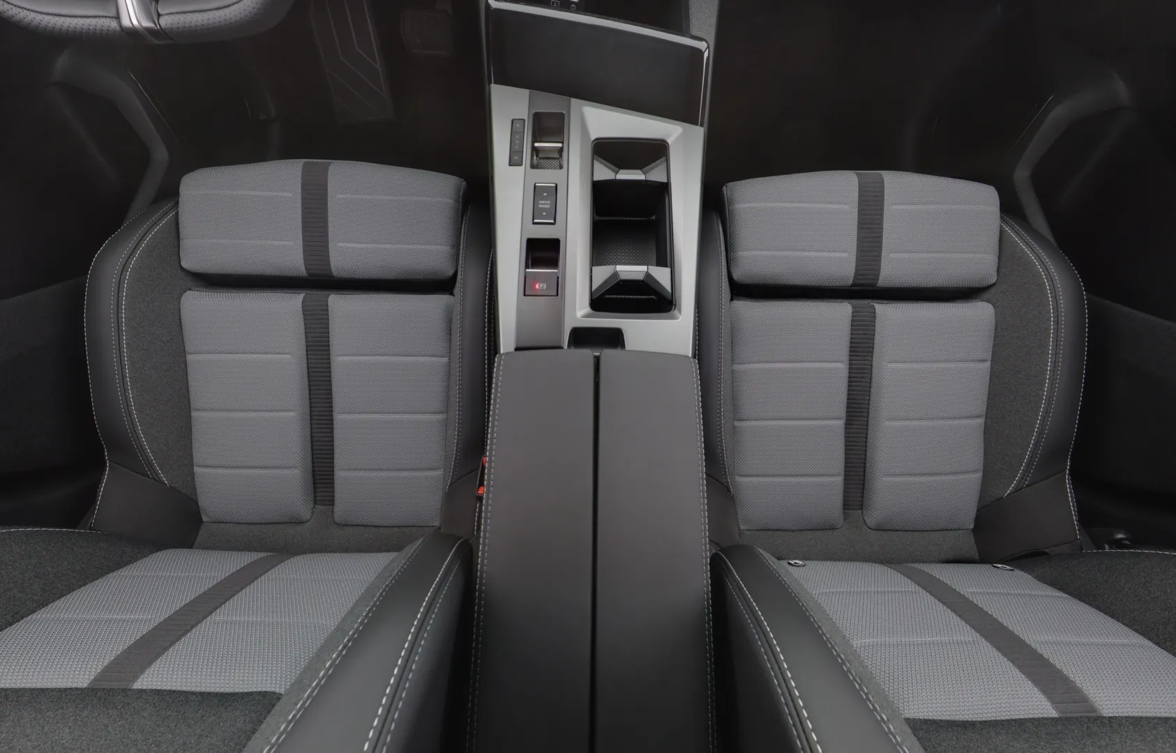 Opel Grandland YYI-608 carousel image