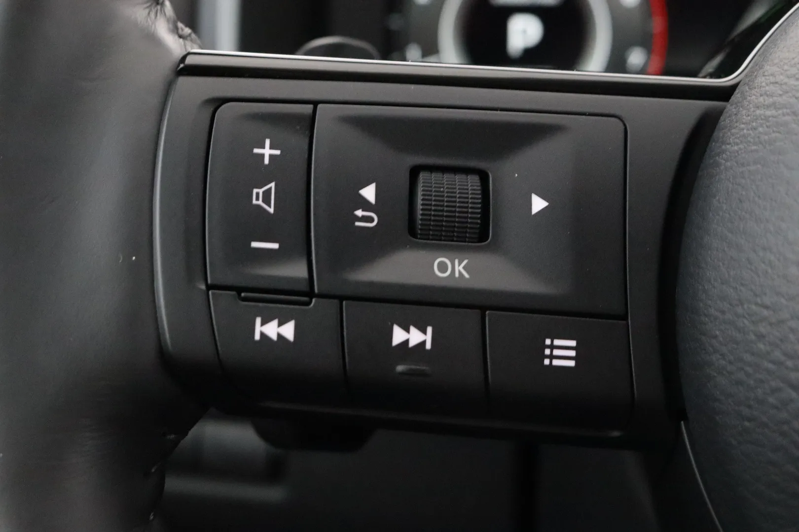 Nissan Qashqai CSN-216 carousel image