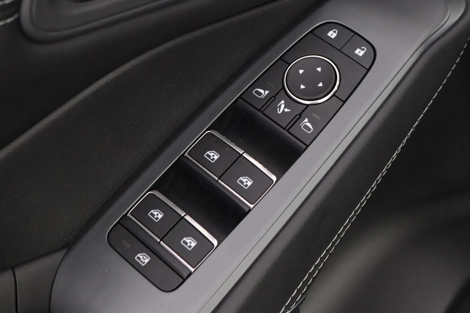Nissan Qashqai CSN-216 carousel image