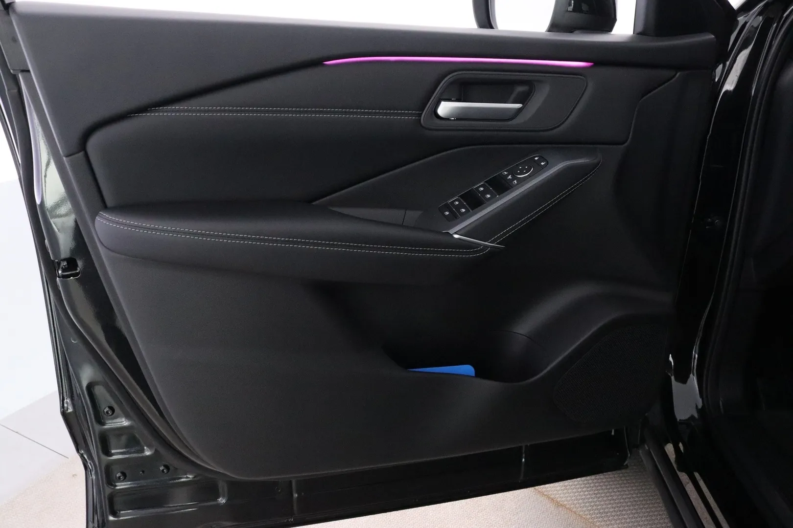 Nissan Qashqai CSN-216 carousel image