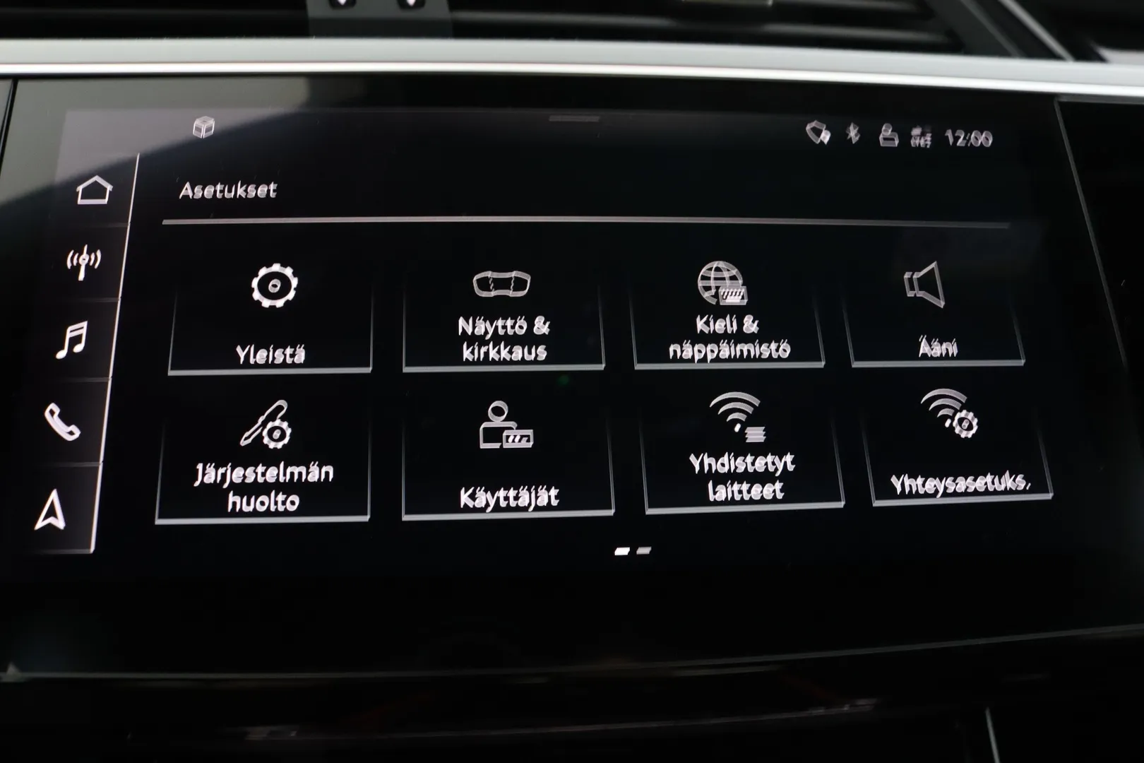AUDI Q8 e-tron RVS-734 carousel image