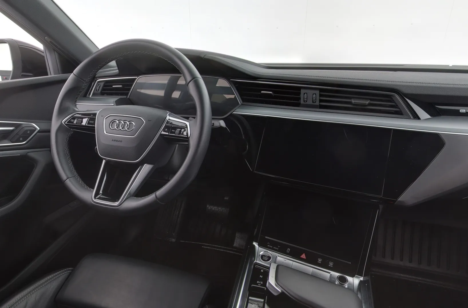 AUDI Q8 e-tron RVS-734 carousel image