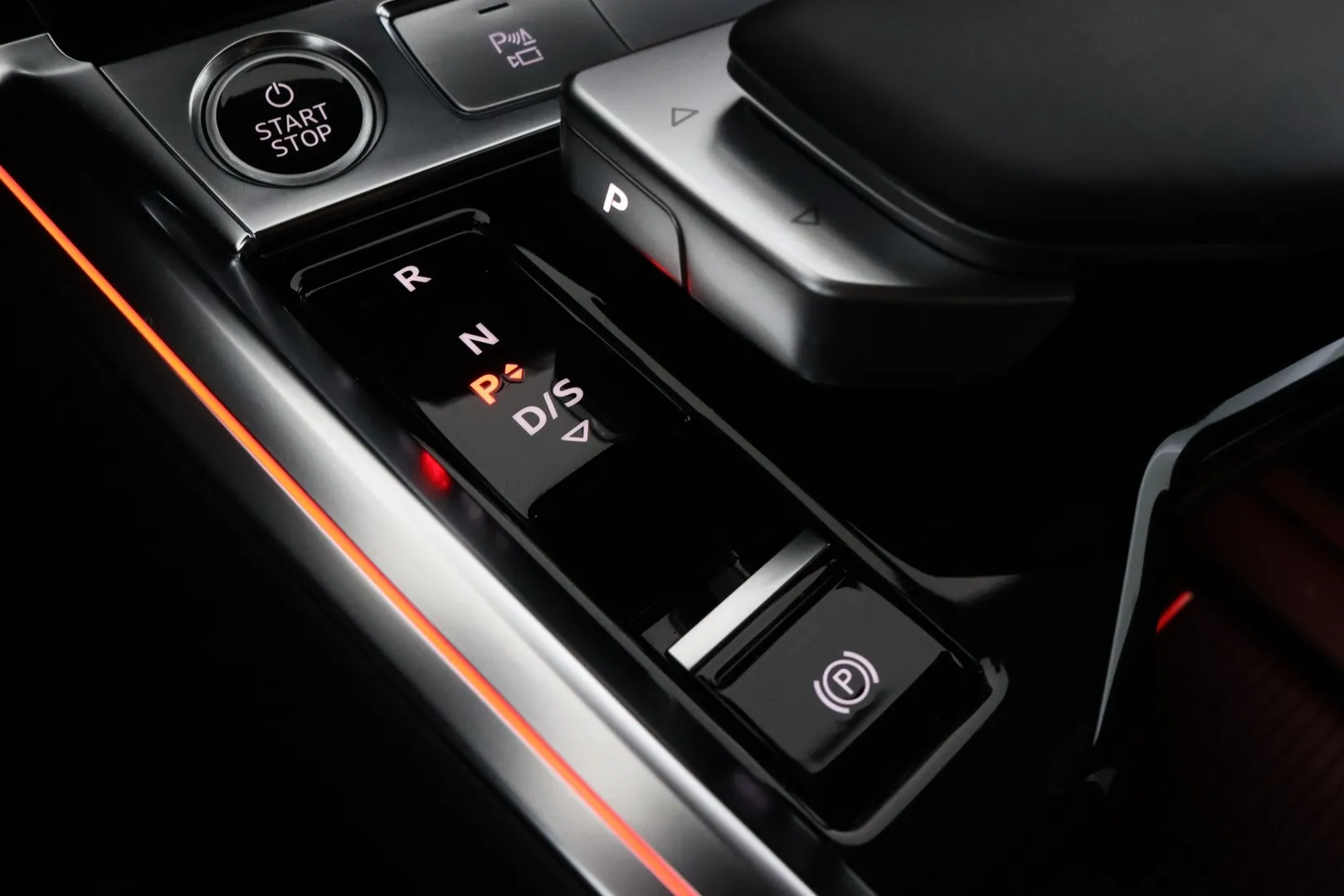 AUDI Q8 e-tron RVS-734 carousel image