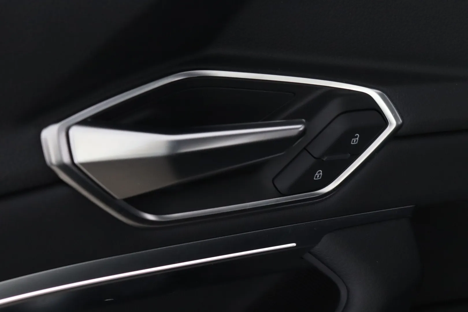 AUDI Q8 e-tron RVS-734 carousel image