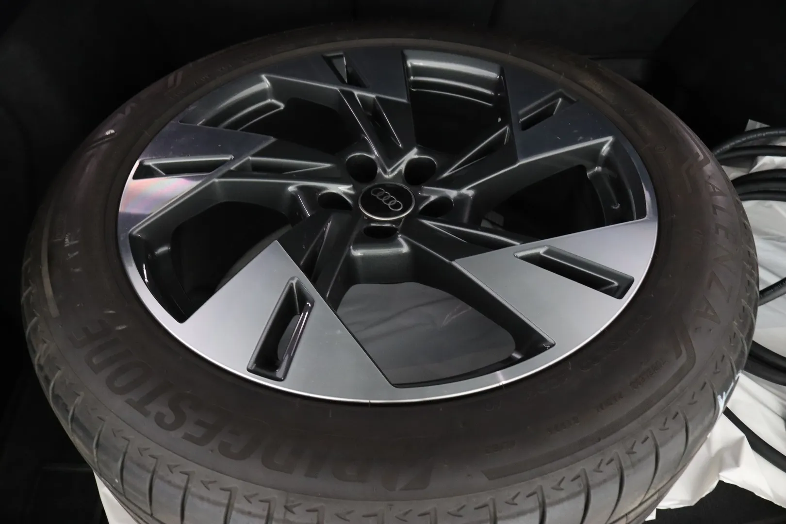 AUDI Q8 e-tron RVS-734 carousel image