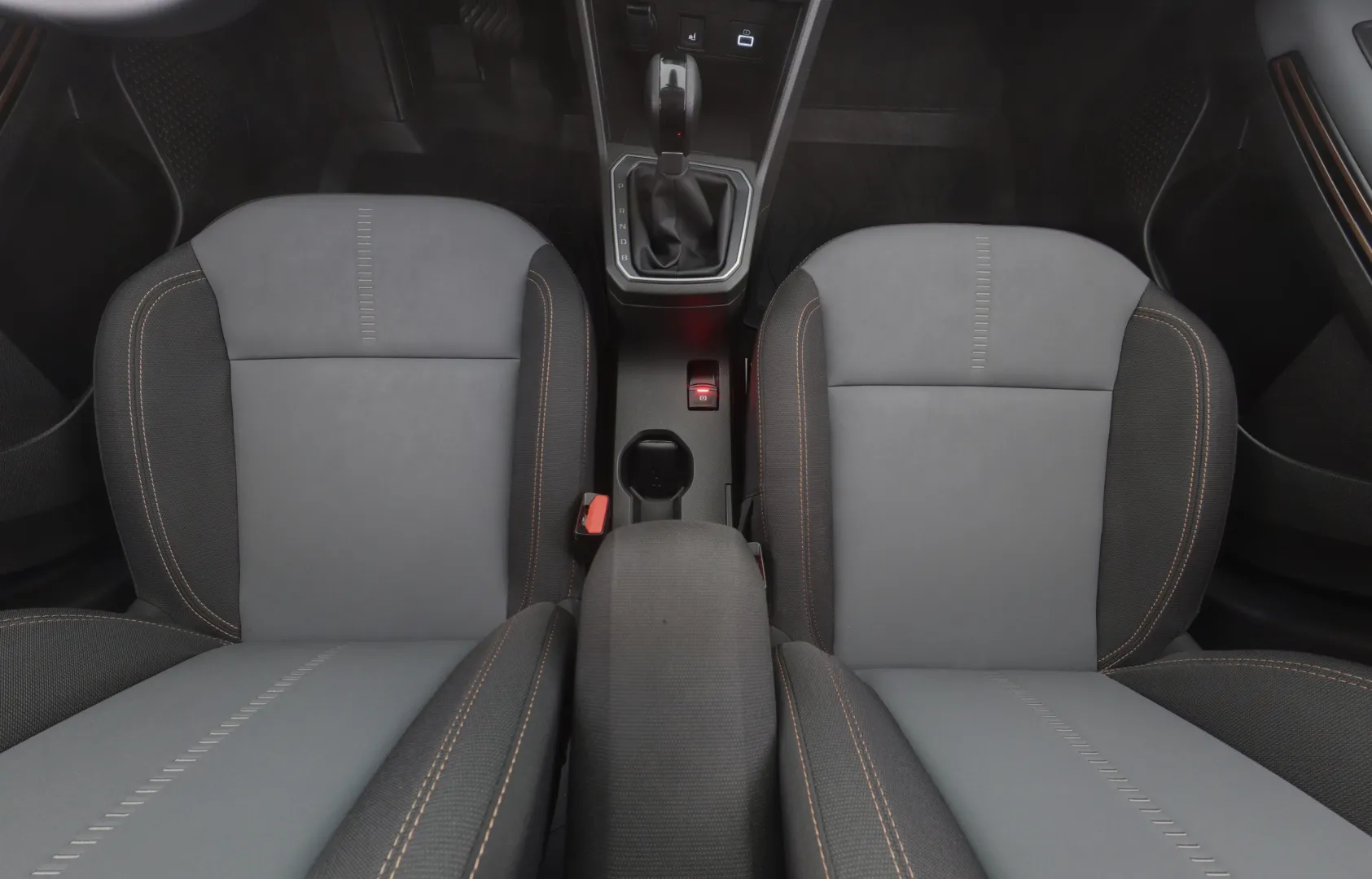 DACIA Jogger MPE-141 carousel image