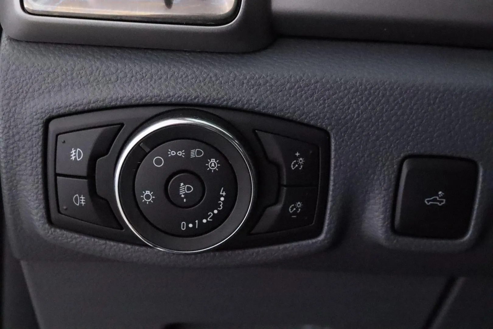 Ford Ranger XOM-343 carousel image