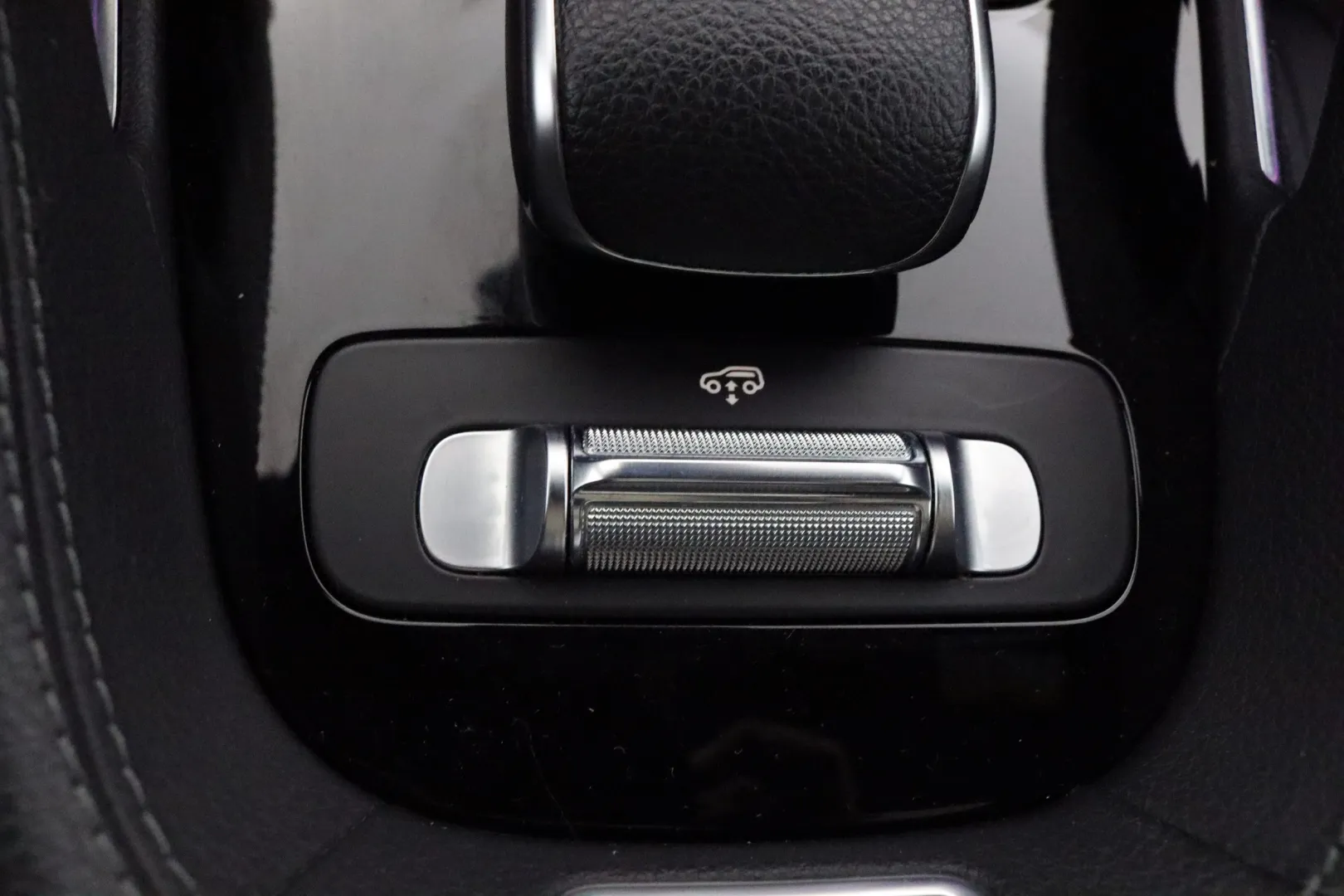 MERCEDES-BENZ GLE ZNT-606 carousel image