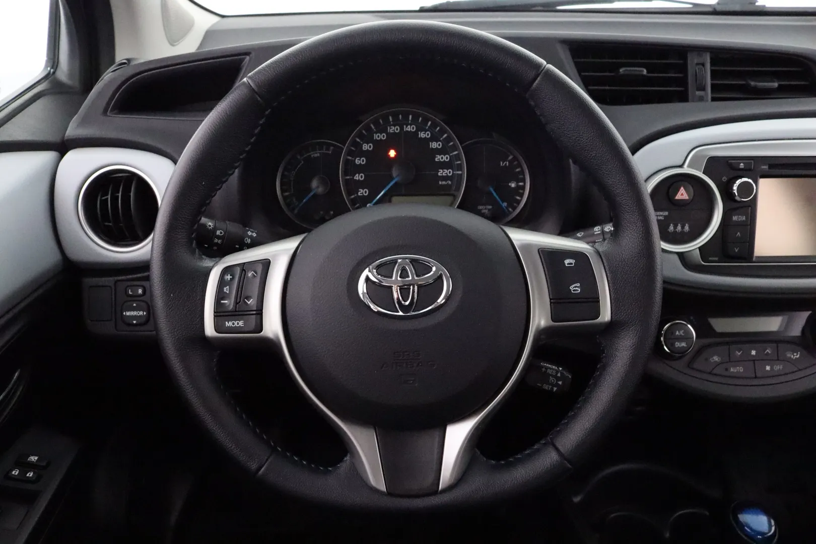 TOYOTA Yaris GKU-410 carousel image