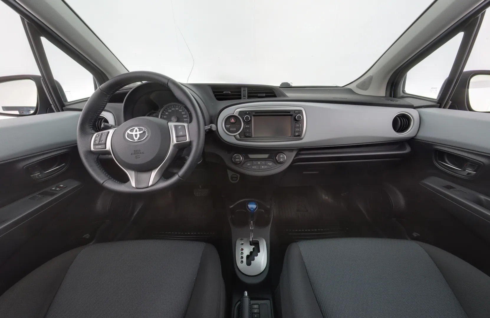 TOYOTA Yaris GKU-410 carousel image