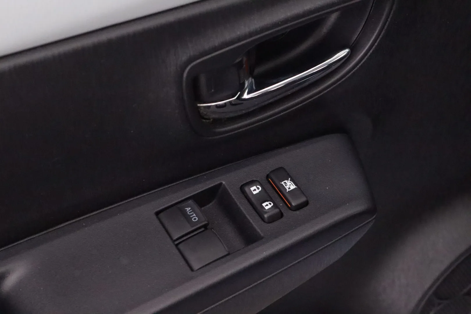 TOYOTA Yaris GKU-410 carousel image