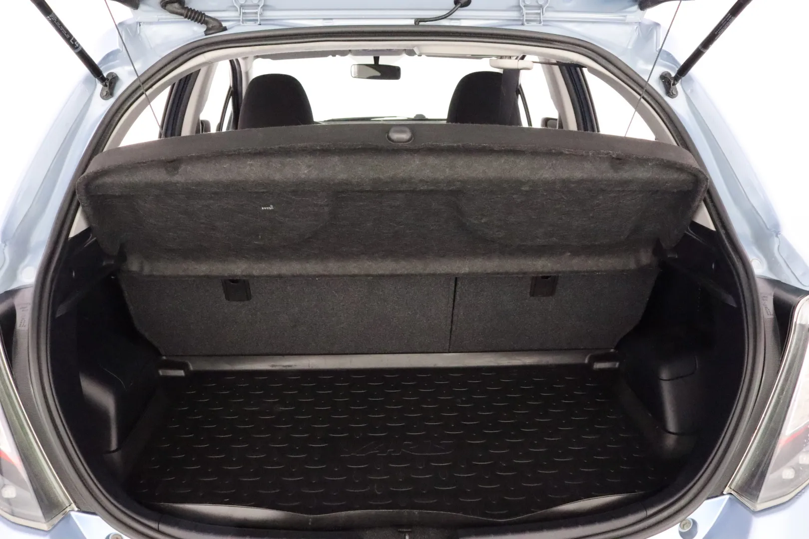 TOYOTA Yaris GKU-410 carousel image