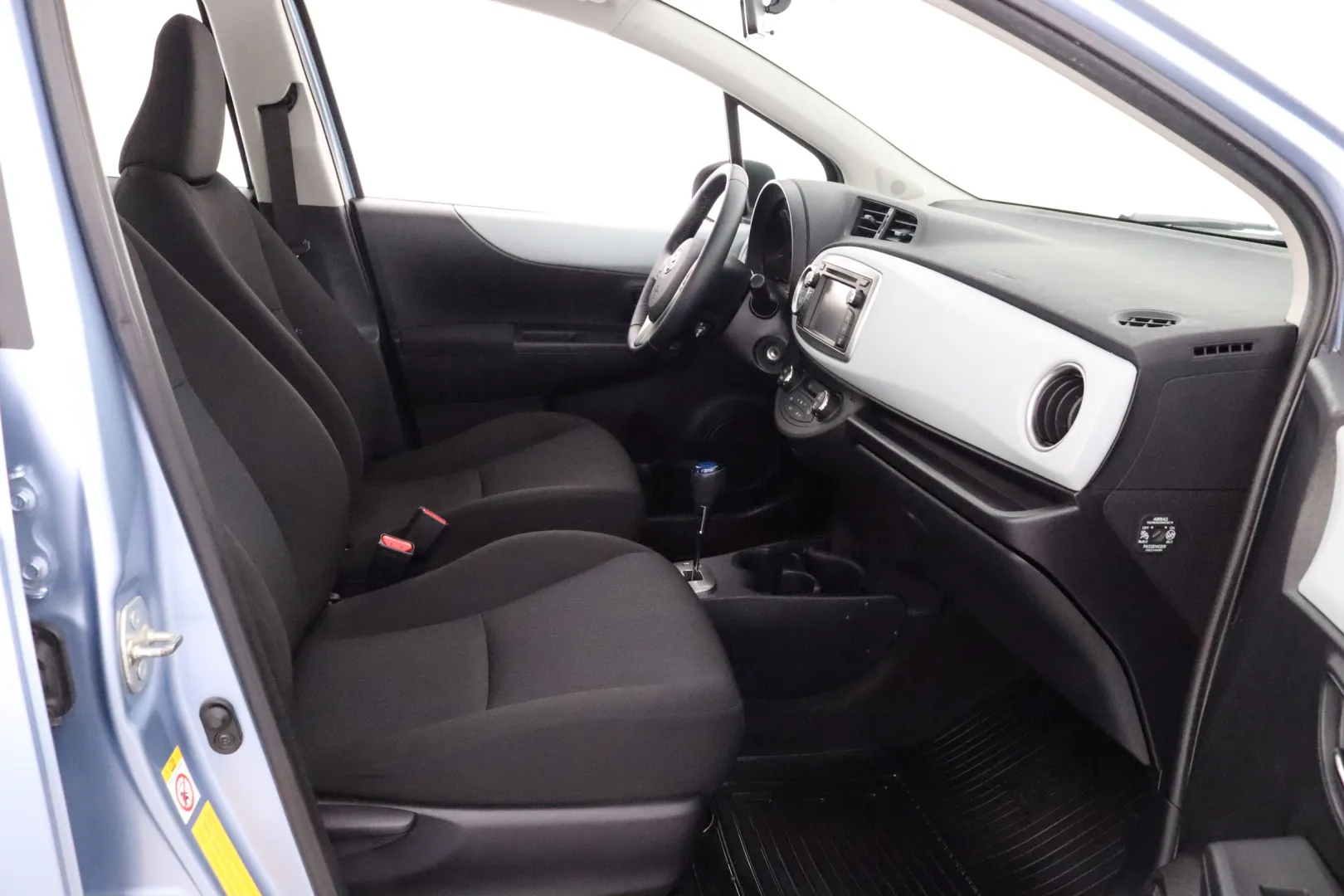 TOYOTA Yaris GKU-410 carousel image