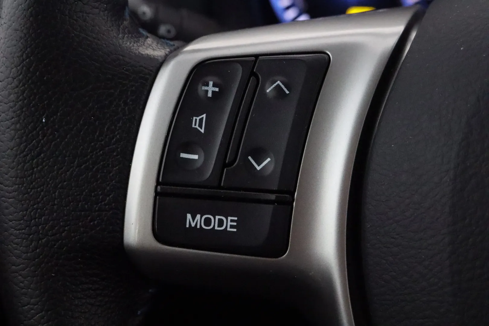 TOYOTA Yaris GKU-410 carousel image