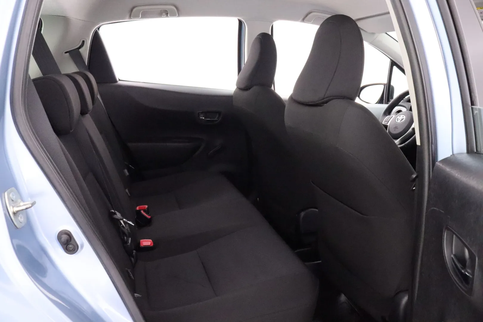 TOYOTA Yaris GKU-410 carousel image