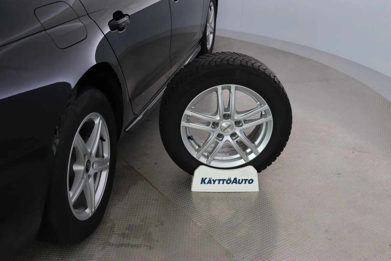 Audi A4 FOZ-244 carousel image