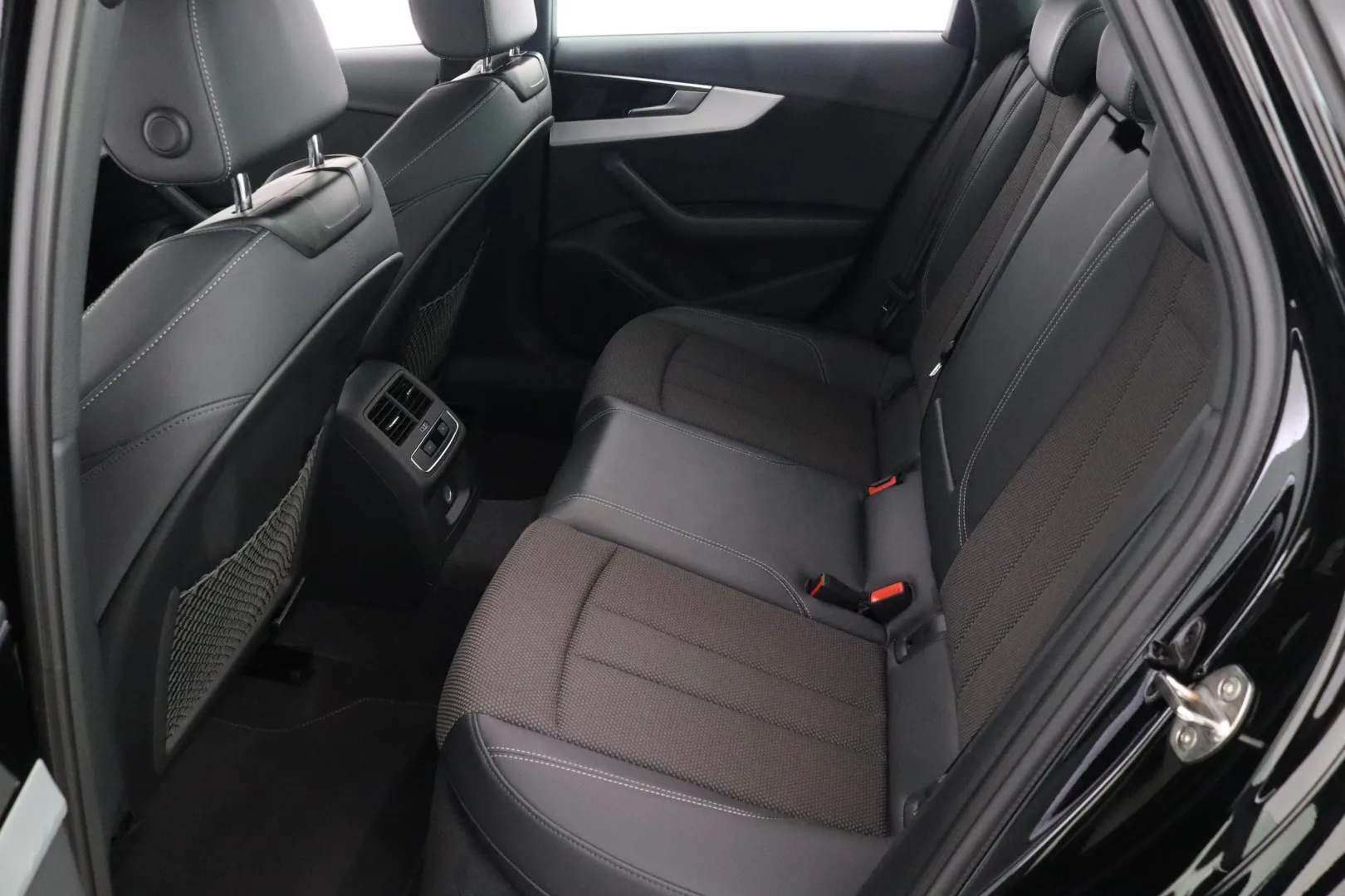 Audi A4 FOZ-244 carousel image