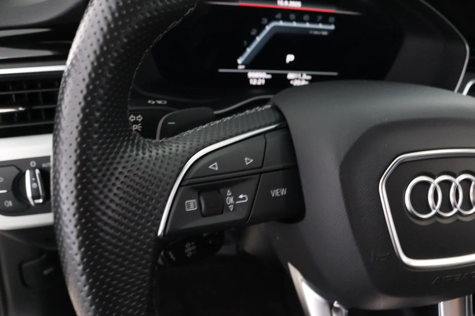 Audi A4 FOZ-244 carousel image