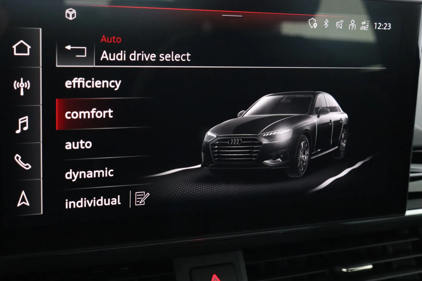 Audi A4 FOZ-244 carousel image