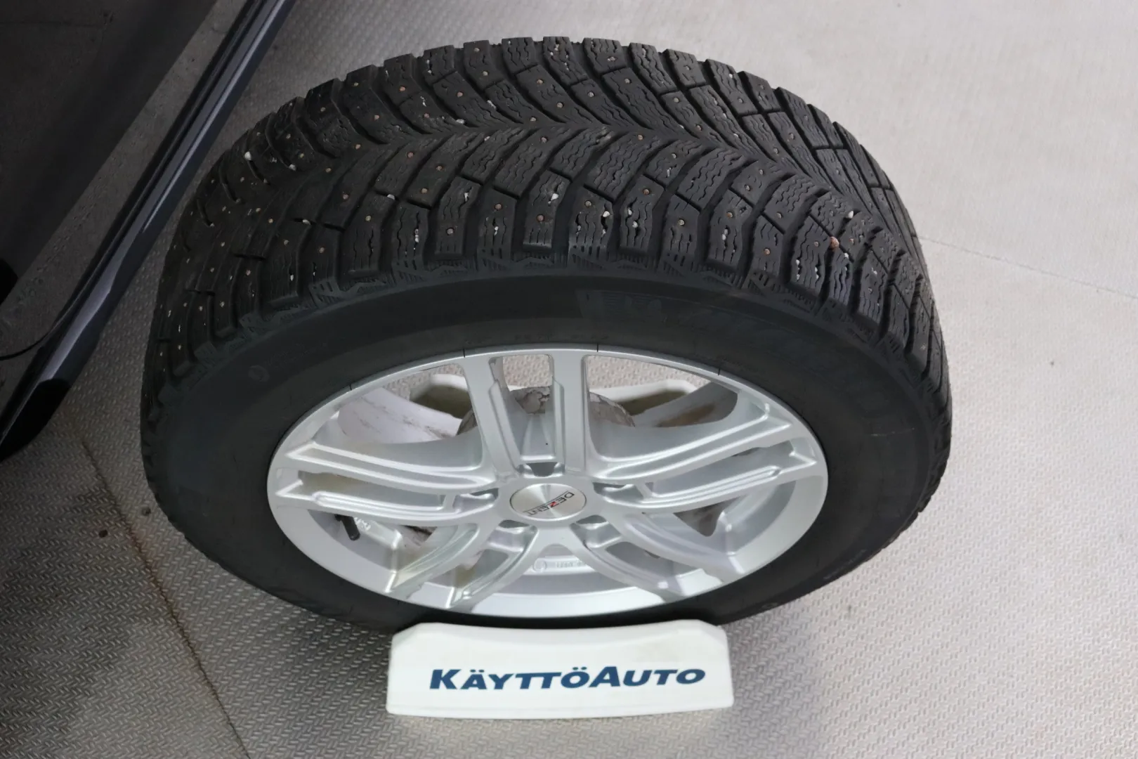 Audi A4 FOZ-244 carousel image