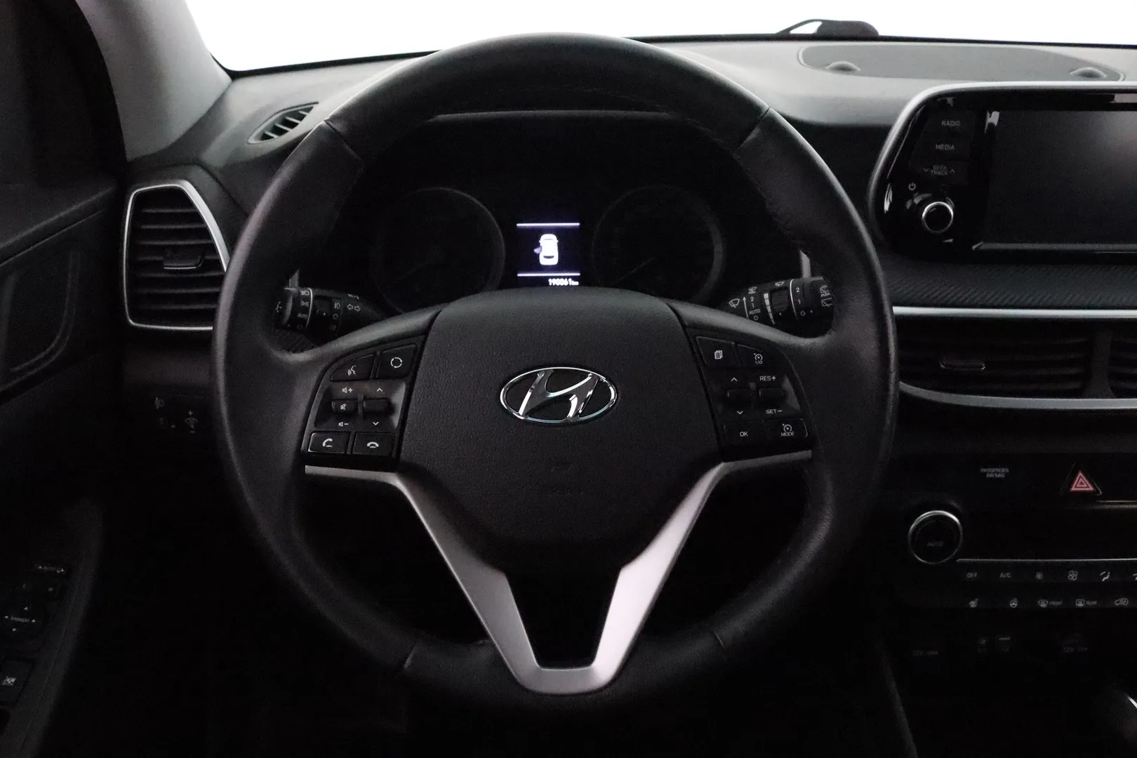 HYUNDAI Tucson LOS-214 carousel image