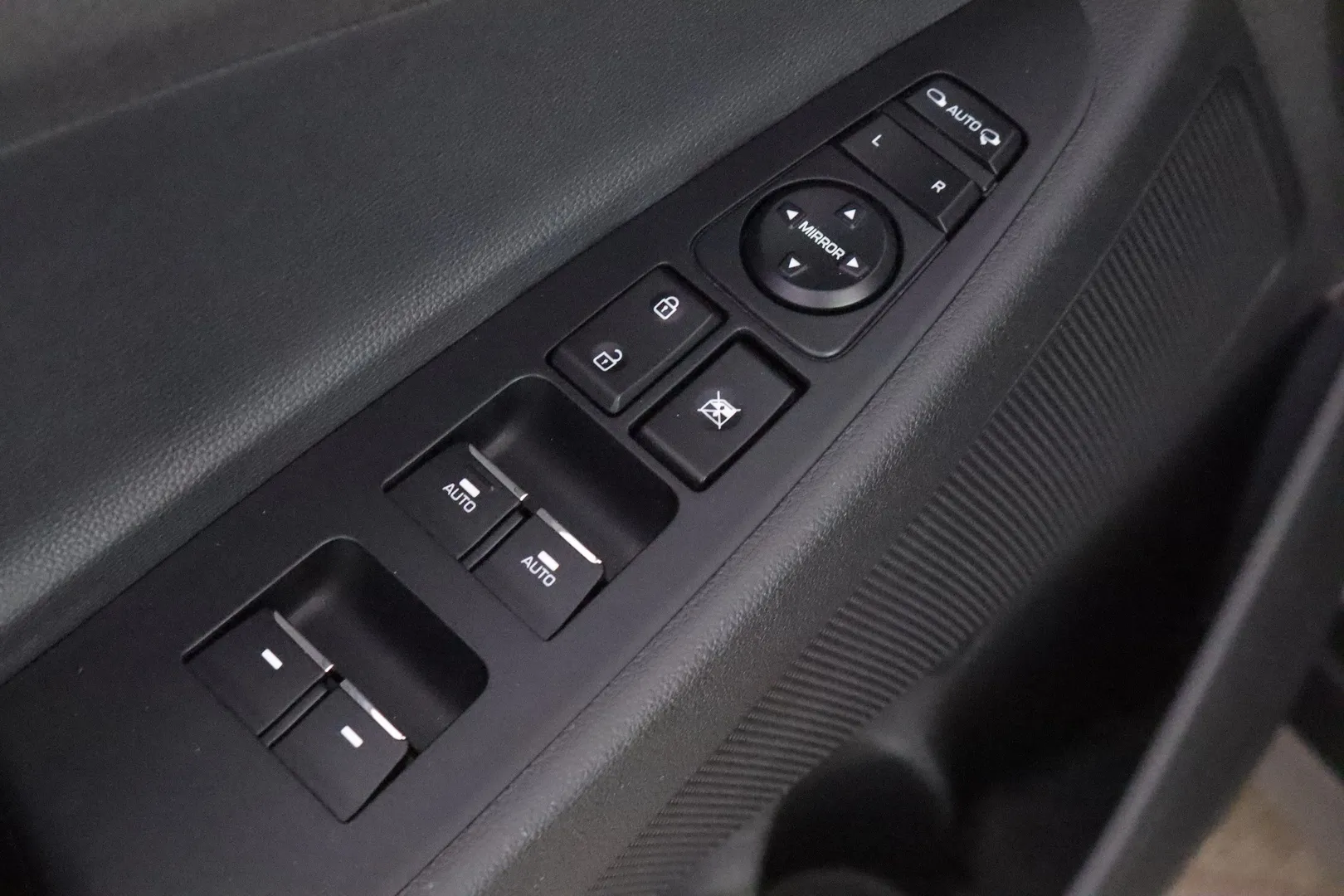 HYUNDAI Tucson LOS-214 carousel image