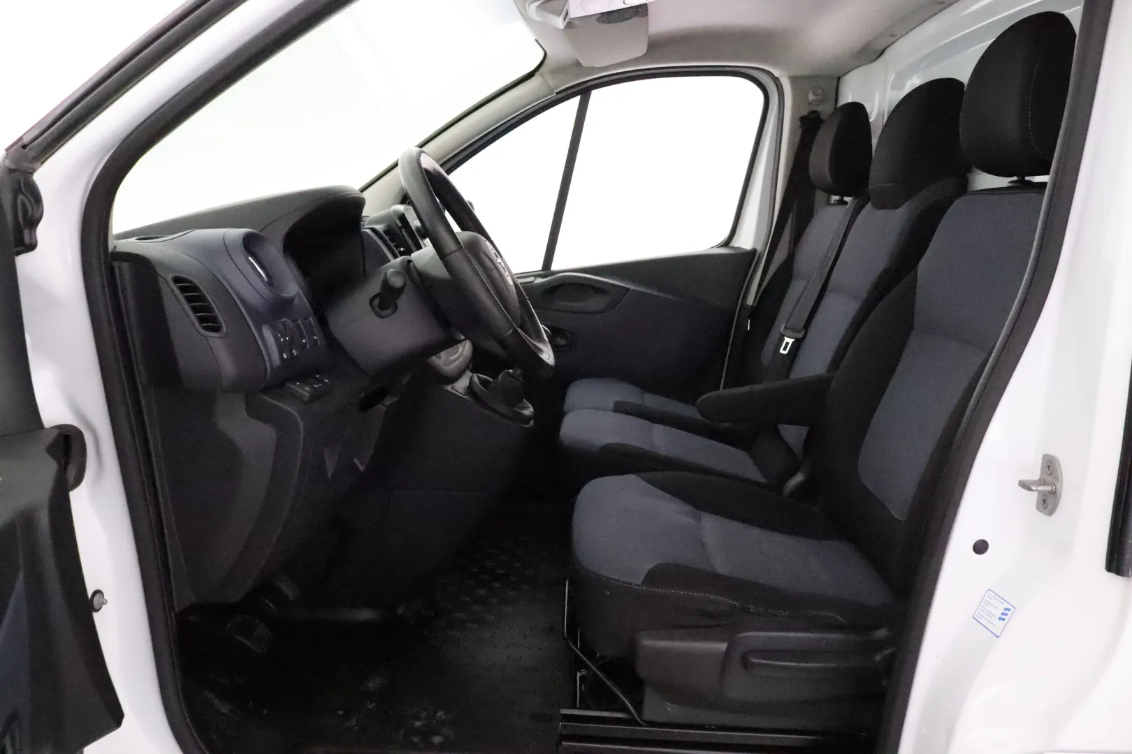 OPEL Vivaro LOB-333 carousel image