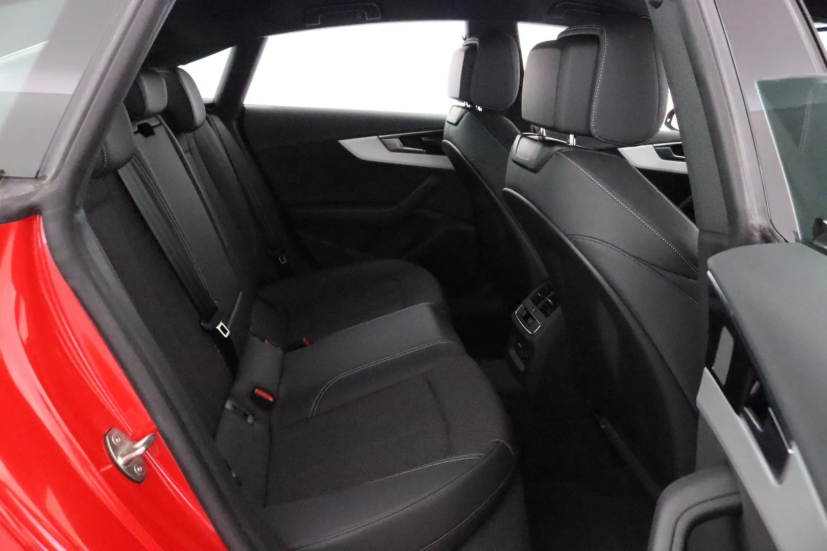 Audi A5 MOE-595 carousel image