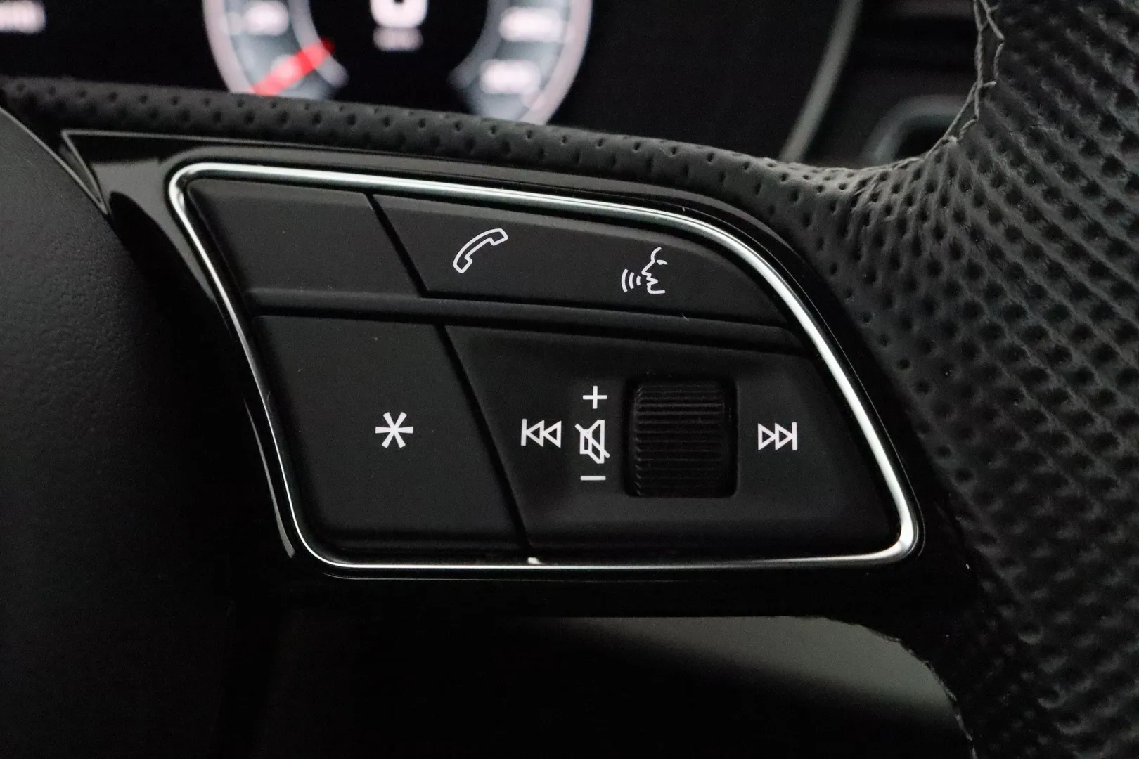 Audi A5 MOE-595 carousel image