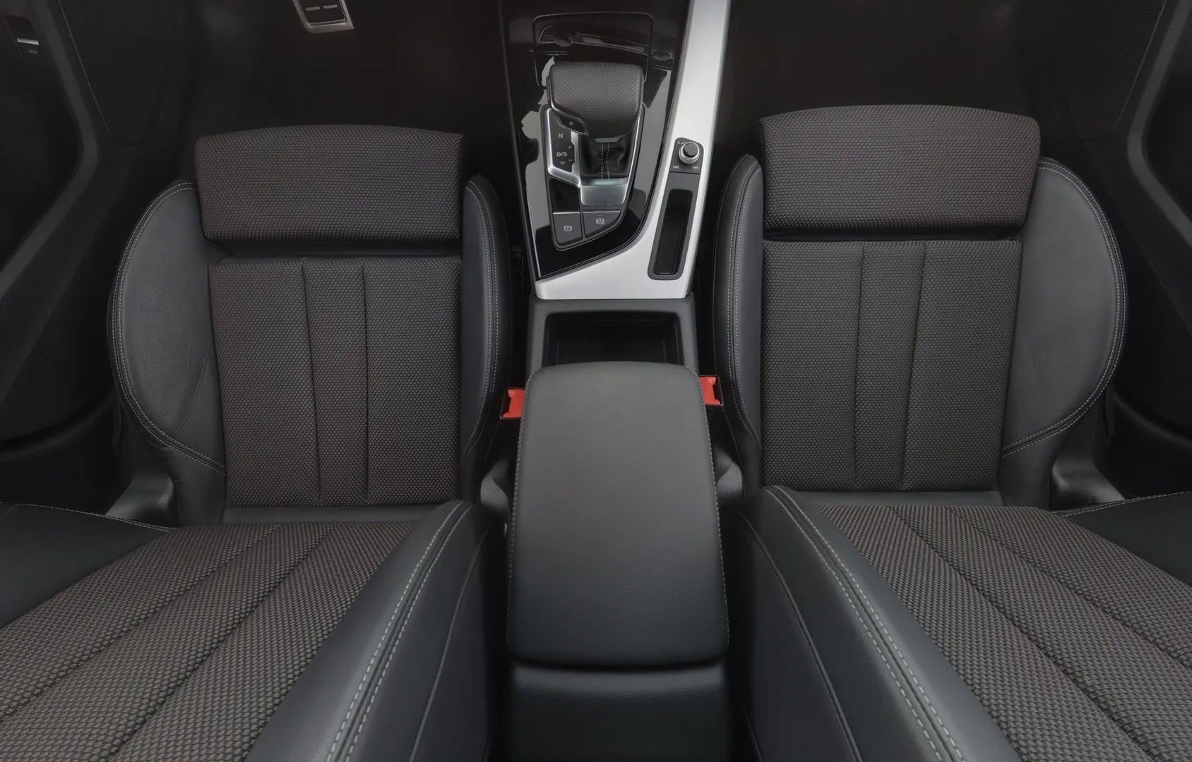 Audi A5 MOE-595 carousel image