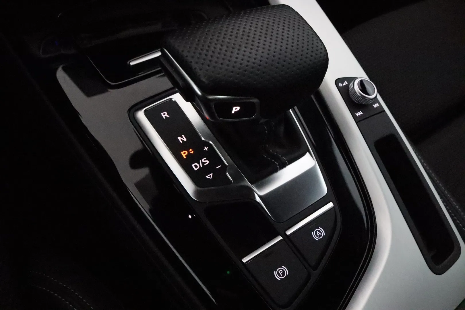 Audi A5 MOE-595 carousel image